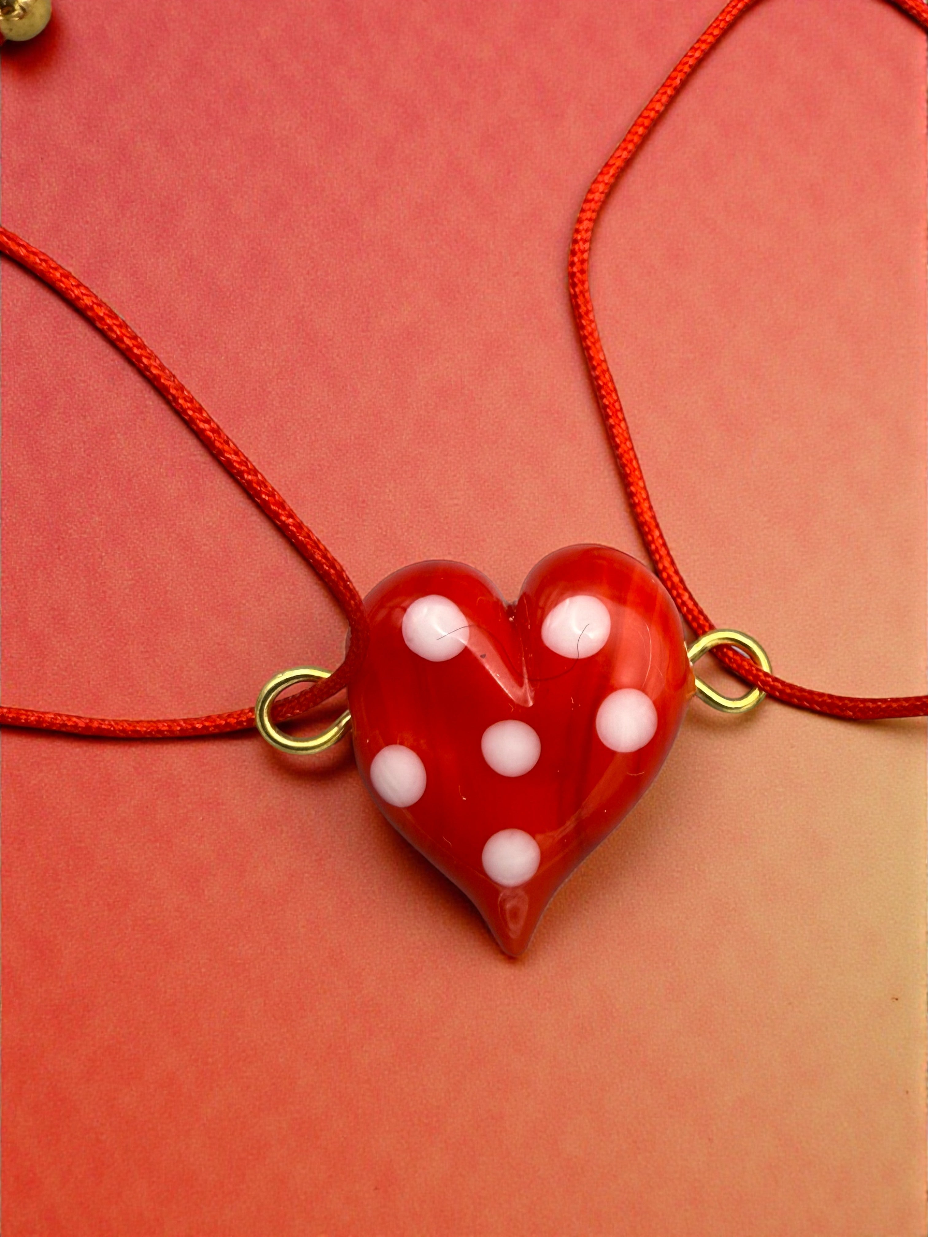 Herz Armband mit Punktmuster